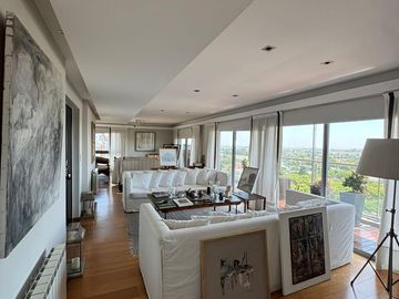 Piso 6 ambientes de 240m2 en Venta - Quilmes Centro