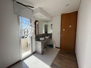 Casa a la laguna en El Canton Islas