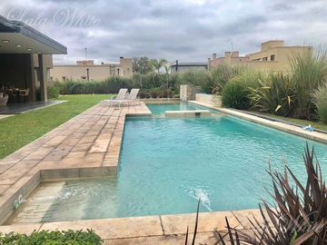Hermosa casa en venta en Lagos de Canning