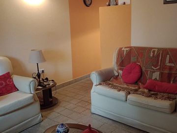 Casa en venta - 3 Dormitorios 1 Baño - Cochera - Villa Regina, Río Negro