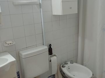 Casa en venta - 3 Dormitorios 1 Baño - Cochera - Villa Regina, Río Negro
