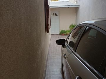 Casa en venta - 3 Dormitorios 1 Baño - Cochera - Villa Regina, Río Negro