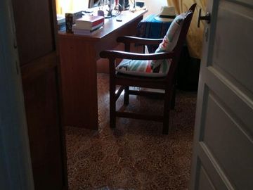Casa en Venta -  Florida, 4/5 amb, 2 plantas, c/jardín y parrilla.