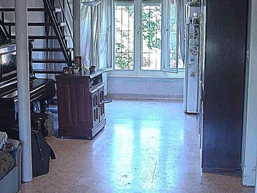 Casa en Venta -  Florida, 4/5 amb, 2 plantas, c/jardín y parrilla.