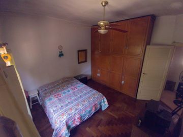 Casa en Venta -  Florida, 4/5 amb, 2 plantas, c/jardín y parrilla.