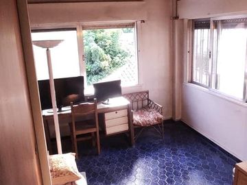Casa en Venta -  Florida, 4/5 amb, 2 plantas, c/jardín y parrilla.