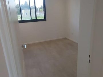 CASA A ESTRENAR EN VENTA - Barrio La Lusitana, Loma Verde RESERVADA!!