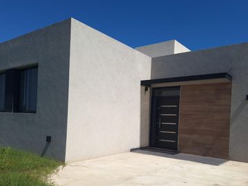 CASA A ESTRENAR EN VENTA - Barrio La Lusitana, Loma Verde RESERVADA!!