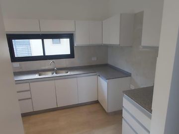 CASA A ESTRENAR EN VENTA - Barrio La Lusitana, Loma Verde RESERVADA!!