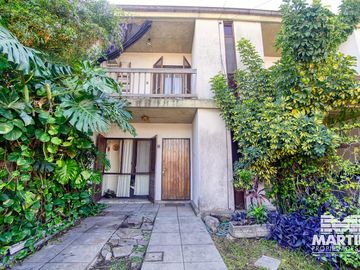 Dúplex 4 amb, con cochera, escritorio y patio - Martínez