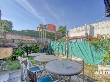 Dúplex 4 amb, con cochera, escritorio y patio - Martínez