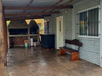 Casa en venta - 3 Dormitorios 2 Baños - Cochera - General Belgrano