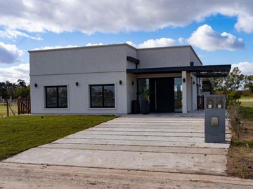 Oportunidad Venta Casa en Barrio Privado Saint Joseph