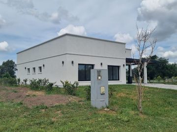 Oportunidad Venta Casa en Barrio Privado Saint Joseph