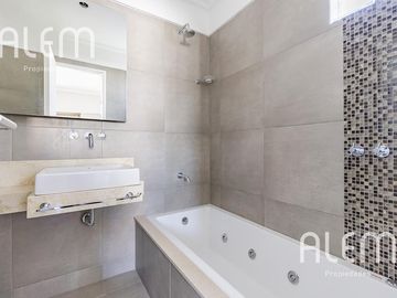 Hermoso departamento semipiso de categoría en Lomas de Zamora