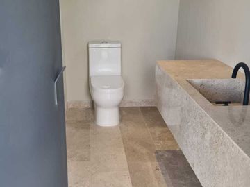 Venta de Casa en Querétaro, dentro Club Golf Campanario 4 recámaras, gran jardín