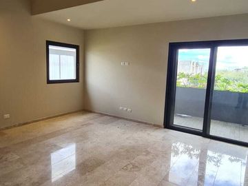 Venta de Casa en Querétaro, dentro Club Golf Campanario 4 recámaras, gran jardín