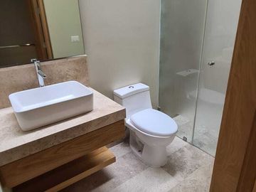 Venta de Casa en Querétaro, dentro Club Golf Campanario 4 recámaras, gran jardín