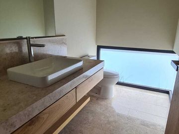 Venta de Casa en Querétaro, dentro Club Golf Campanario 4 recámaras, gran jardín