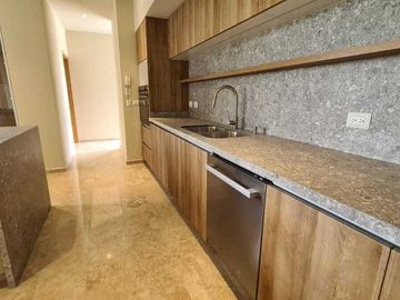Venta de Casa en Querétaro, dentro Club Golf Campanario 4 recámaras, gran jardín