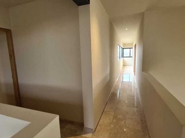 Venta de Casa en Querétaro, dentro Club Golf Campanario 4 recámaras, gran jardín