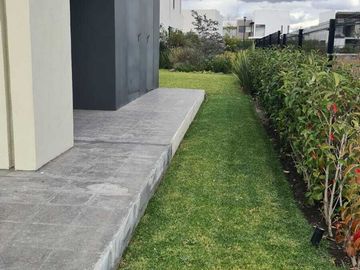 Venta de Casa en Querétaro, dentro Club Golf Campanario 4 recámaras, gran jardín