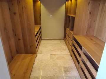 Venta de Casa en Querétaro, dentro Club Golf Campanario 4 recámaras, gran jardín
