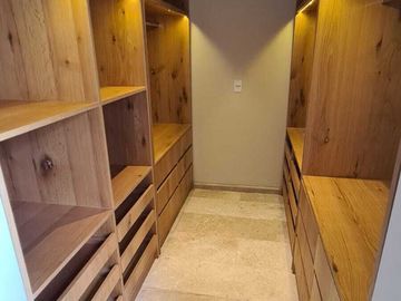 Venta de Casa en Querétaro, dentro Club Golf Campanario 4 recámaras, gran jardín