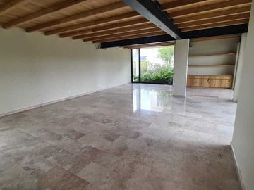 Venta de Casa en Querétaro, dentro Club Golf Campanario 4 recámaras, gran jardín