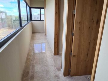 Venta de Casa en Querétaro, dentro Club Golf Campanario 4 recámaras, gran jardín