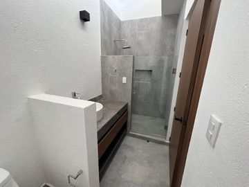 Venta de Casa en Querétaro, Lomas del Campanario IV, seguridad, alberca