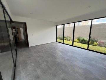 Venta de Casa en Querétaro, Lomas del Campanario IV, seguridad, alberca