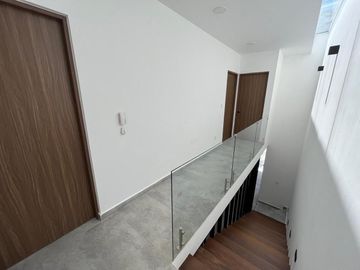 Venta de Casa en Querétaro, Lomas del Campanario IV, seguridad, alberca
