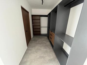 Venta de Casa en Querétaro, Lomas del Campanario IV, seguridad, alberca