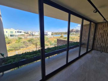 Venta de casa moderna , Querétaro, Residencial La Vista, 4 recámaras, 4 baños