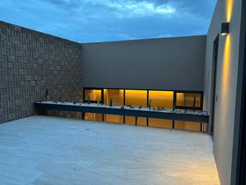 Venta de casa moderna , Querétaro, Residencial La Vista, 4 recámaras, 4 baños