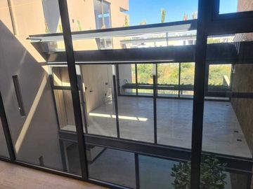 Venta de casa moderna , Querétaro, Residencial La Vista, 4 recámaras, 4 baños