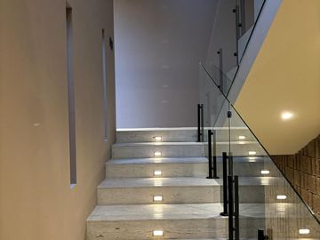 Venta de casa moderna , Querétaro, Residencial La Vista, 4 recámaras, 4 baños