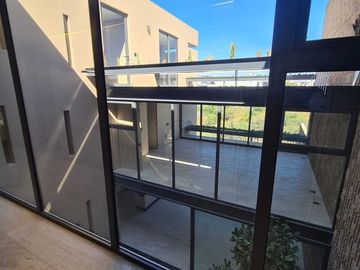 Venta de casa moderna , Querétaro, Residencial La Vista, 4 recámaras, 4 baños