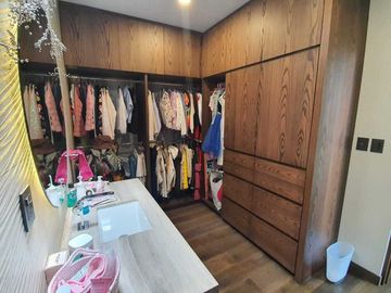 Venta de Casa en El Campanario, Golf,4 recámaras con baño, alberca y gran jardín