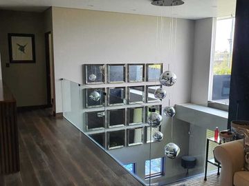 Venta de Casa en El Campanario, Golf,4 recámaras con baño, alberca y gran jardín