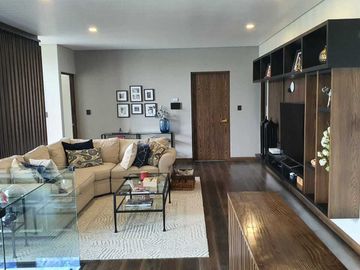 Venta de Casa en El Campanario, Golf,4 recámaras con baño, alberca y gran jardín