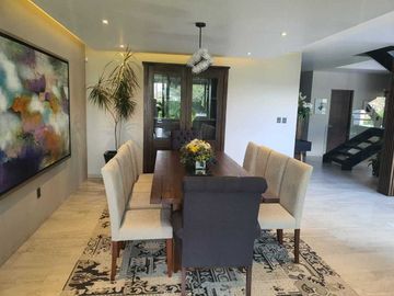Venta de Casa en El Campanario, Golf,4 recámaras con baño, alberca y gran jardín