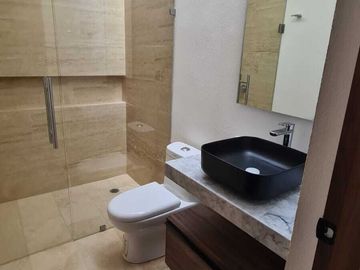 Venta de casa en Querétaro, Lomas del Campanario Norte con 4 recámaras 4 baños