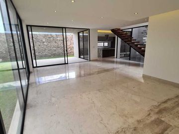 Venta de casa en Querétaro, Lomas del Campanario Norte con 4 recámaras 4 baños