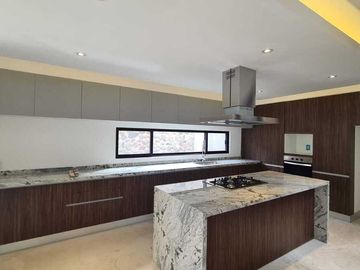 Venta de casa en Querétaro, Lomas del Campanario Norte con 4 recámaras 4 baños