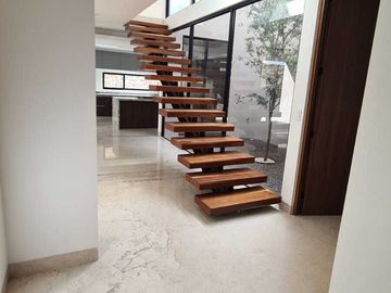 Venta de casa en Querétaro, Lomas del Campanario Norte con 4 recámaras 4 baños