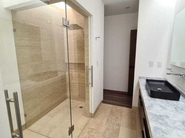 Venta de casa en Querétaro, Lomas del Campanario Norte con 4 recámaras 4 baños