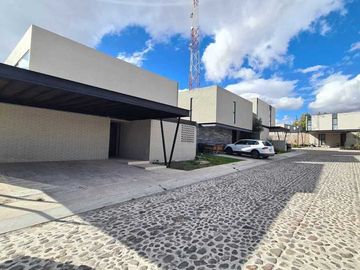Venta de Casa en Querétaro, Lomas del Campanario Norte, precio de OPORTUNIDAD