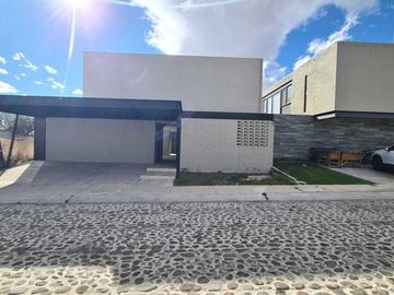 Venta de Casa en Querétaro, Lomas del Campanario Norte, precio de OPORTUNIDAD